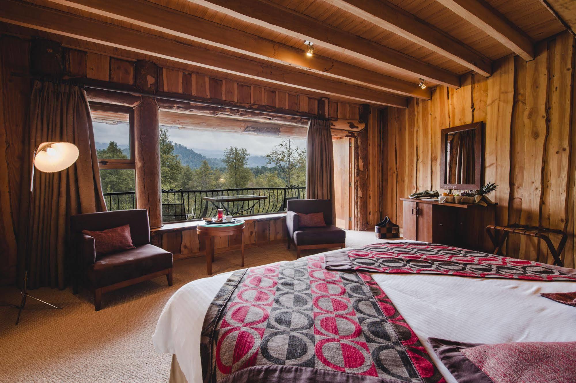 פוארטו פוי Huilo Huilo Nothofagus Hotel & Spa מראה חיצוני תמונה