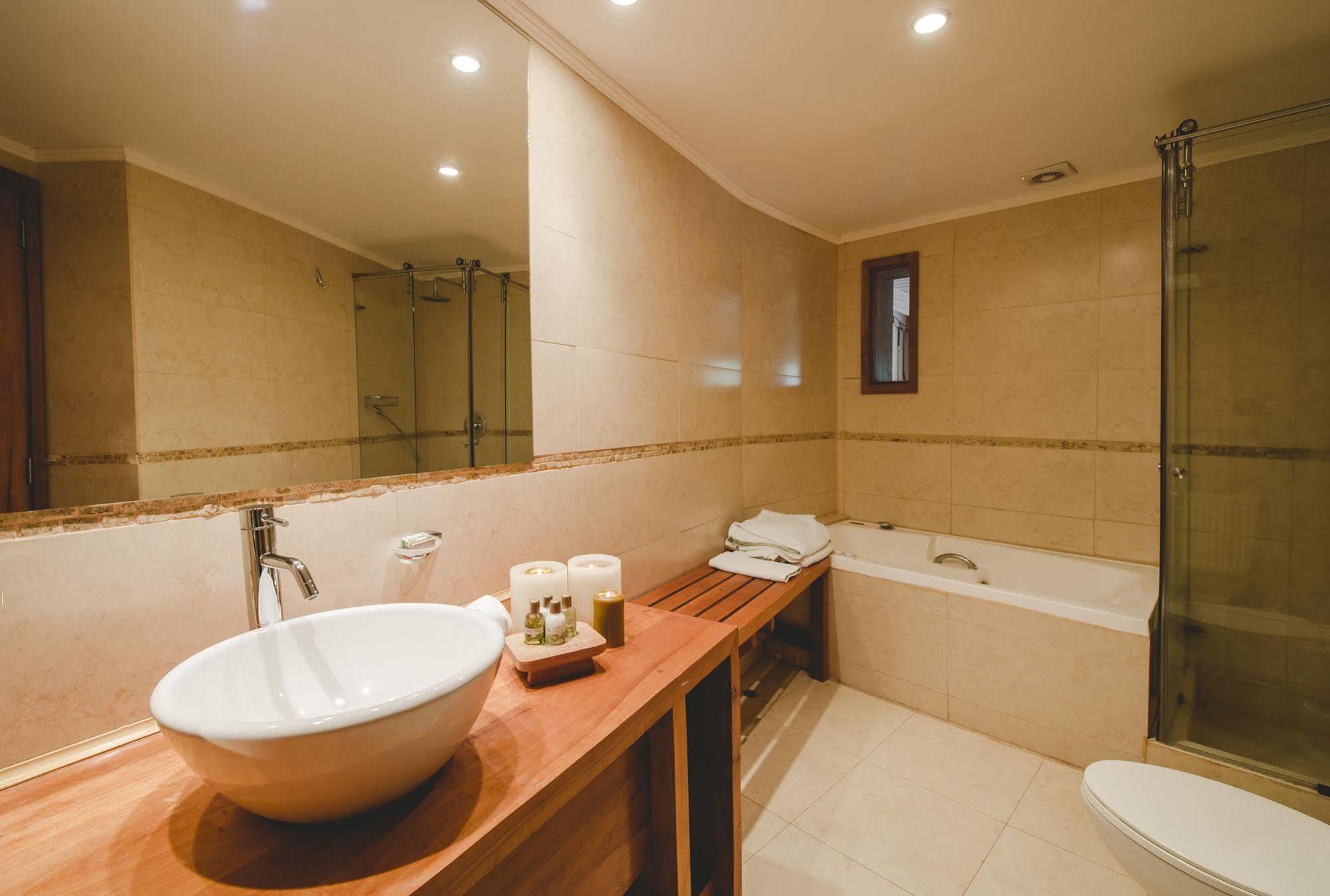 פוארטו פוי Huilo Huilo Nothofagus Hotel & Spa מראה חיצוני תמונה